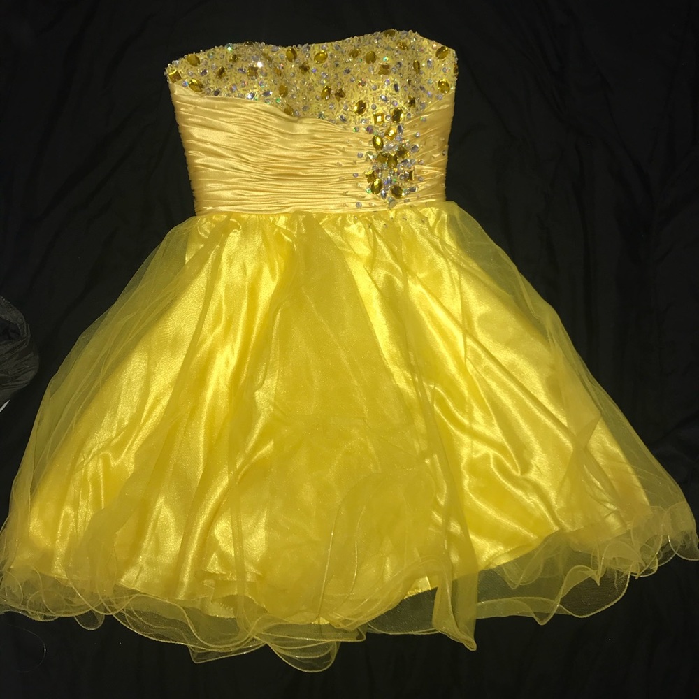 Prom Dress - Picture 2 of 4